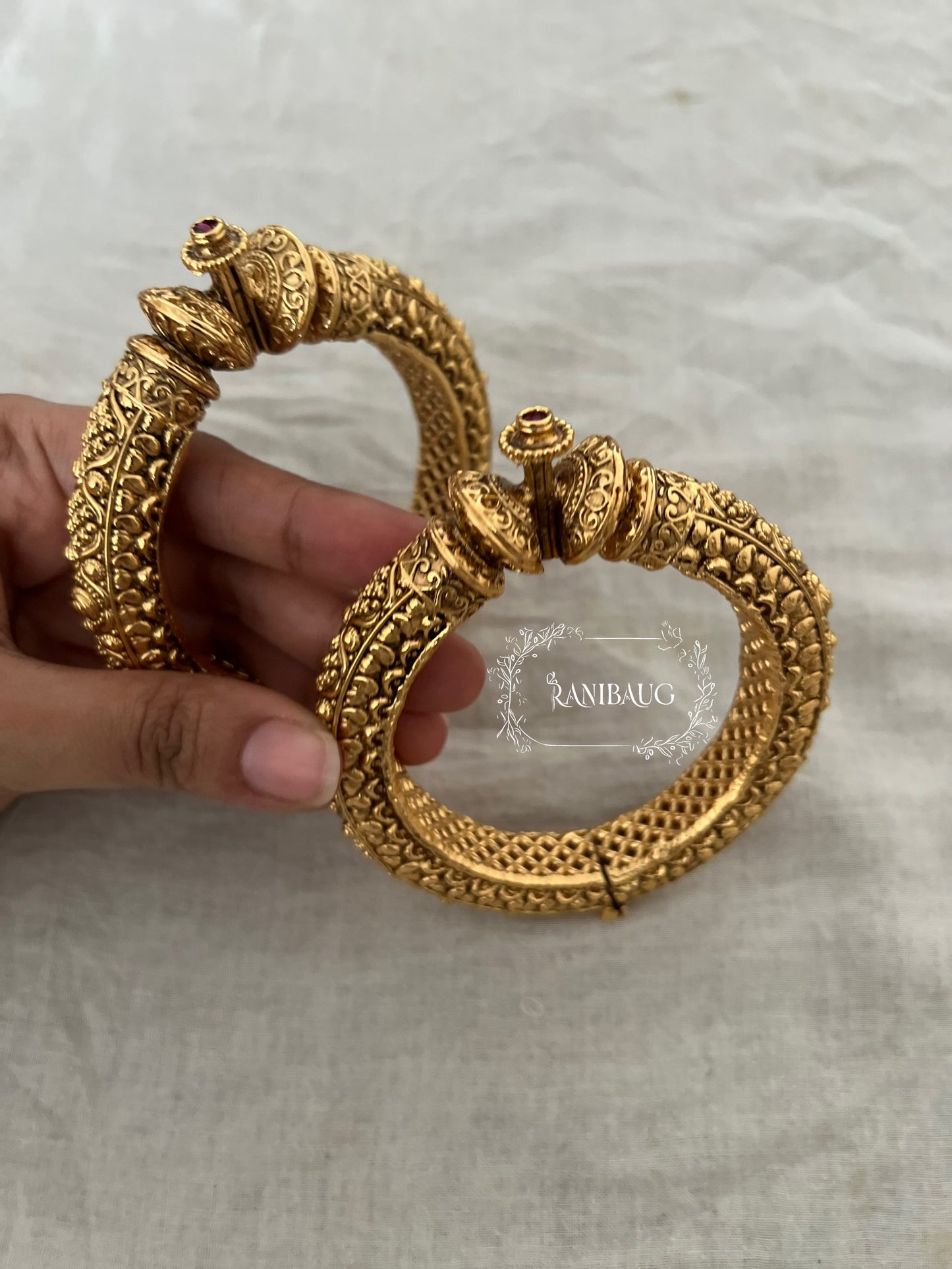 Meeta Gold Churi Kangan By Ranibaug