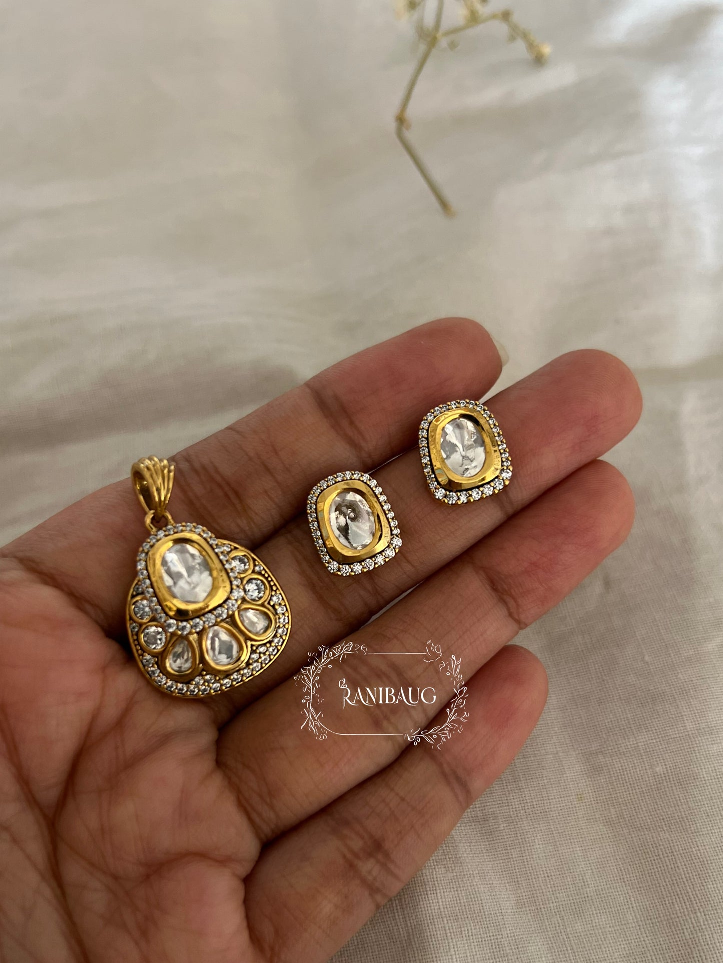 Mohar Rich Gold And Polki Kundan Pendant Jewellery Set By Ranibaug