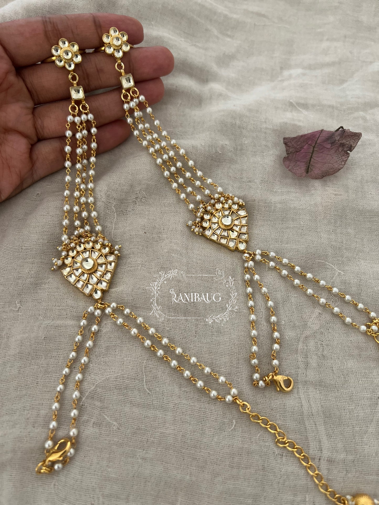 Rashmi Gold And White Traditional Light Haathphool | Ranibaug