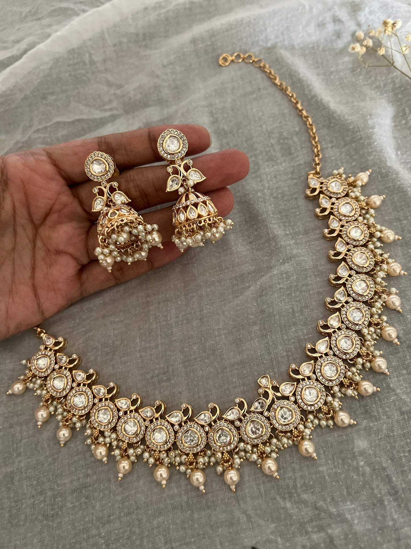 Sadgi Simple Gold Plated Color Accent Ranibaug Jewellery Set