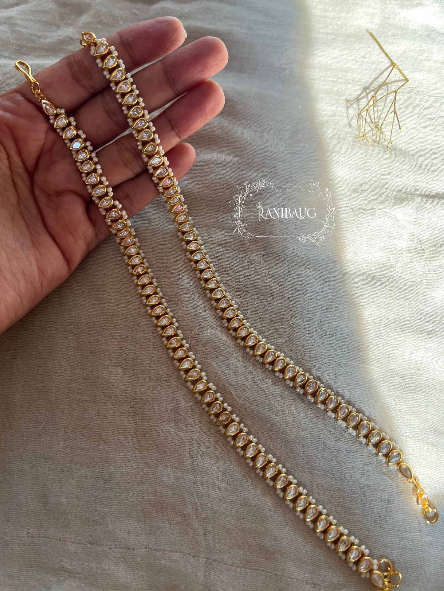 Samyukta Teardrop Kundan Motif Gold Plated Minimal Cute Anklet By Ranibaug