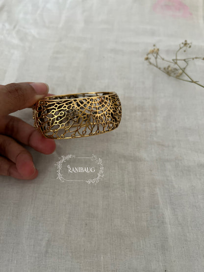 Aarvi Queen'S Crown Polki Cluster In Intricate Gold Finish Design Royal Bracelet By Ranibaug