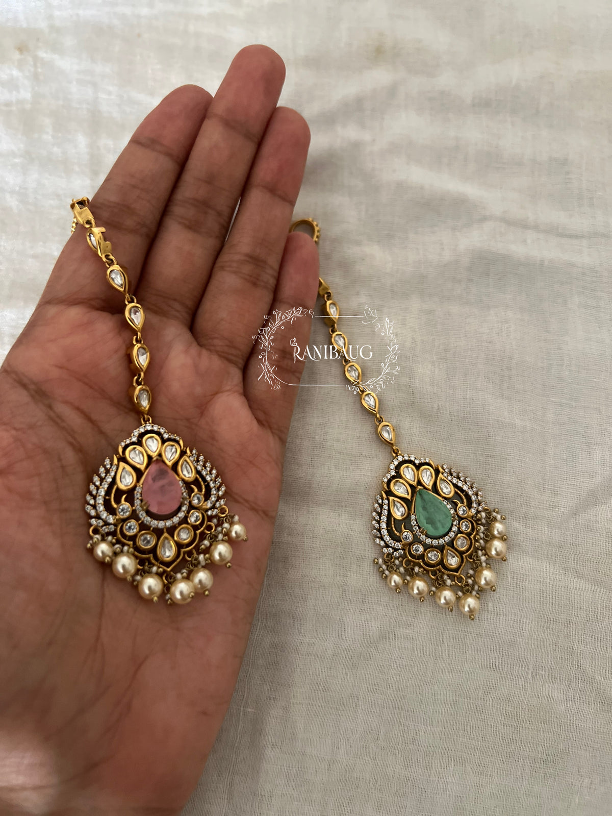 Anisha Kundan Polki Teardrop Gemstone Motif Pearl Adorned Maang Tikka By Ranibaug