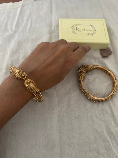Arushi Lightweight Gold Traditional Bangles By Ranibaug