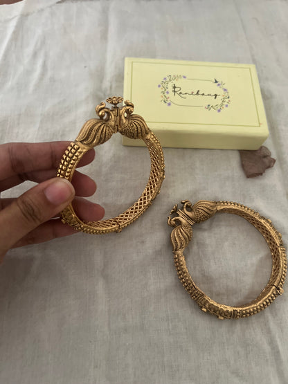 Arushi Lightweight Gold Traditional Bangles By Ranibaug