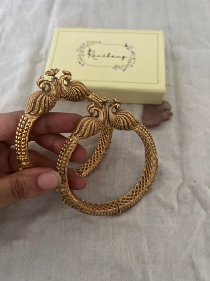 Arushi Lightweight Gold Traditional Bangles By Ranibaug