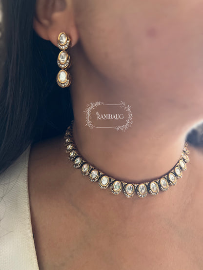 Avani Single Line Minimal Polki Antique Gold Necklace By Ranibaug