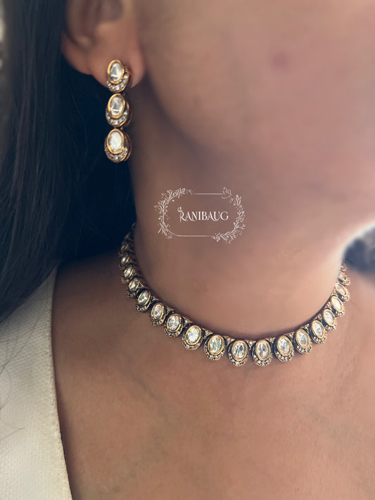 Avani Single Line Minimal Polki Antique Gold Necklace By Ranibaug