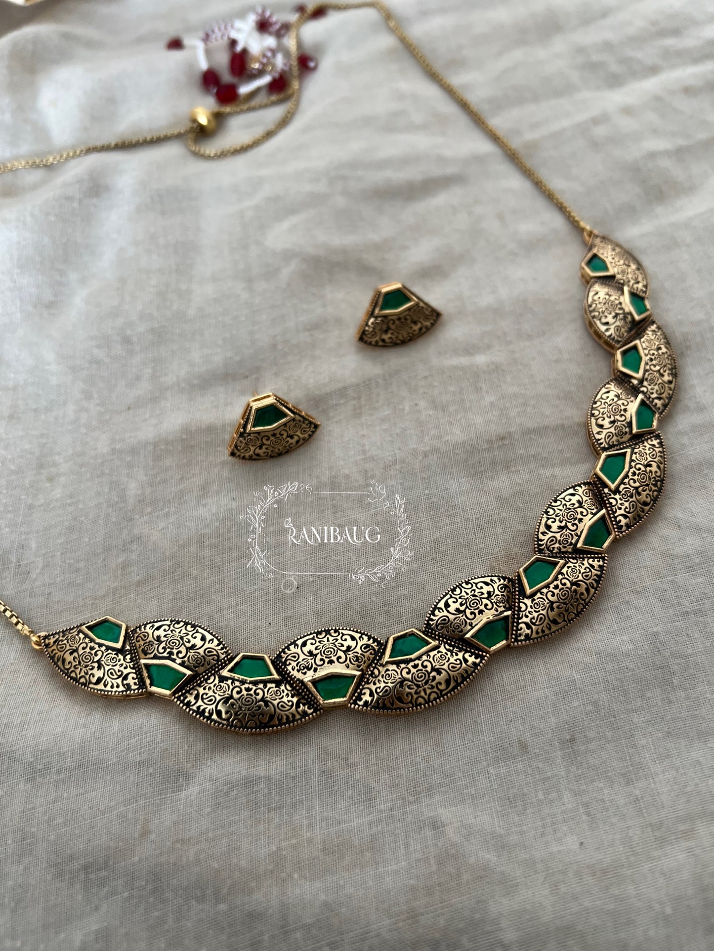 Dipika Antique Gold Finish Polki Studded Heritage Style Necklace Jewelry Set By Ranibaug