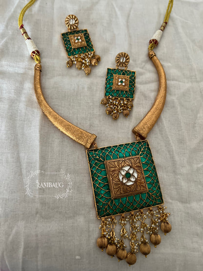 Nishika Rich Gold Finish Temple Traditional Heritage Jewellery Set By Ranibaug