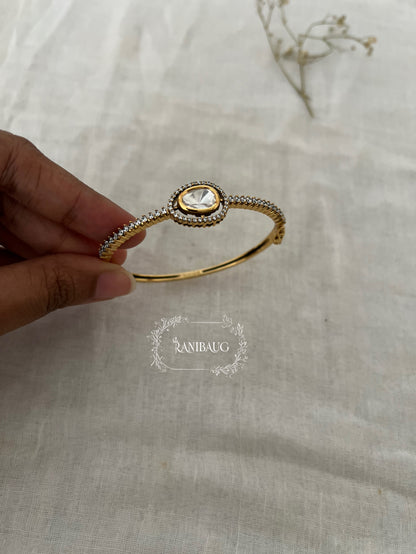Eshira Oval Polki Motif Simple Bracelet By Ranibaug
