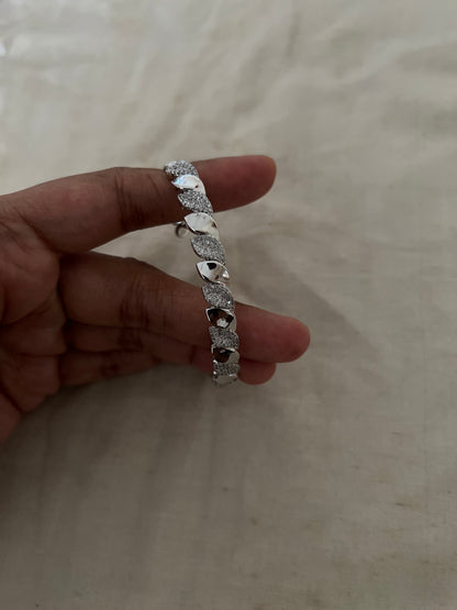 Eterna Leaf Diamond Bracelet By Ranibaug