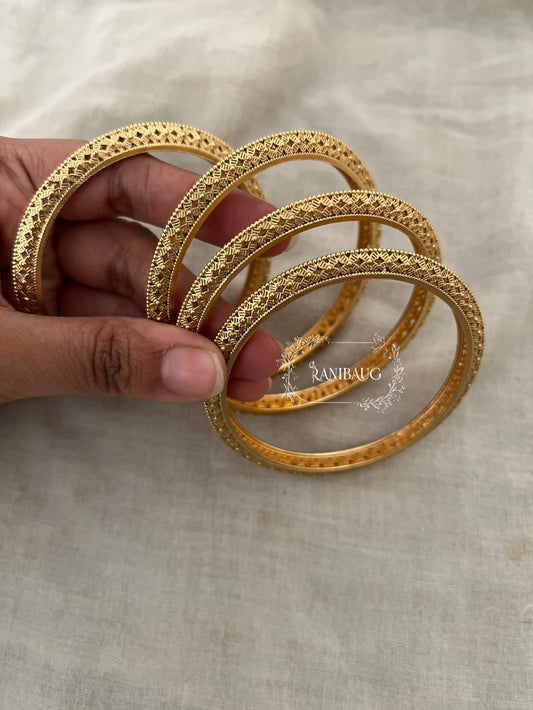 Isha Heritage Lattice Gold Bangles For Saree (Set Of 4)