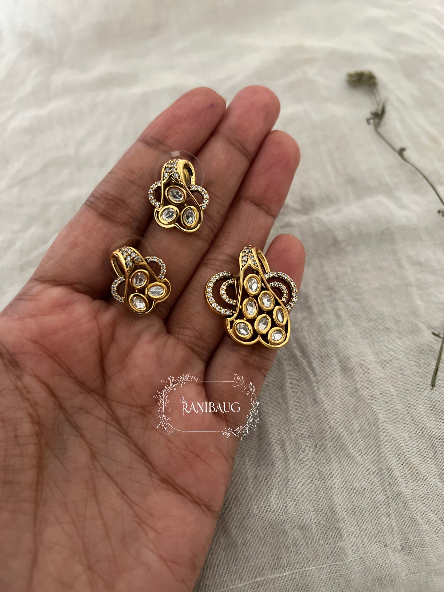 Karishma Unique Latest Designer Polki Kundan And Rich Gold Finish Pentdant Set By Ranibaug | 2025