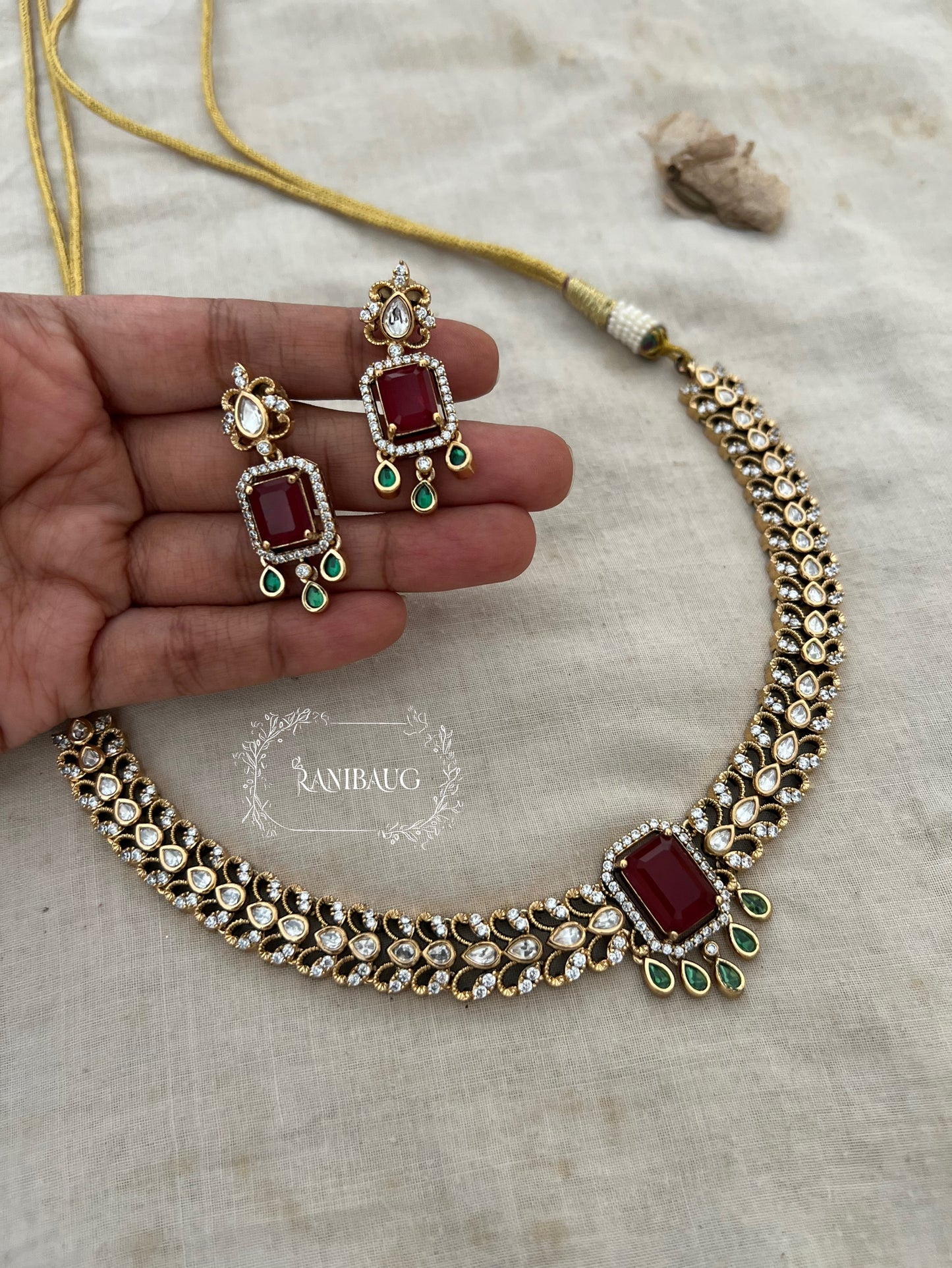 Kashi Emerald Cut Center Stone Choker Necklace Set By Ranibaug