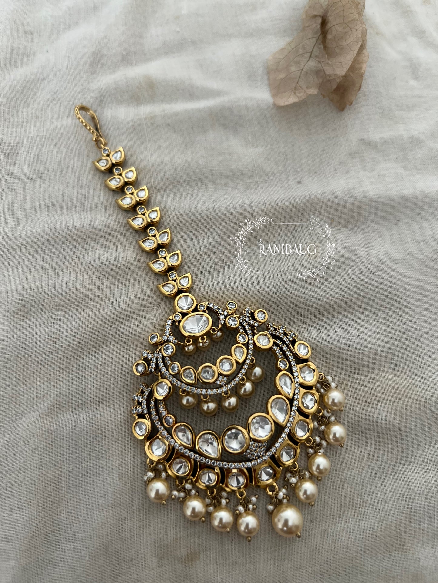 Mahek Pearl Kundan Big Tikka Maang Patti By Ranibaug