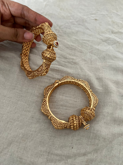 Manasvi Bracelet Gold Bangle Kangan By Ranibaug