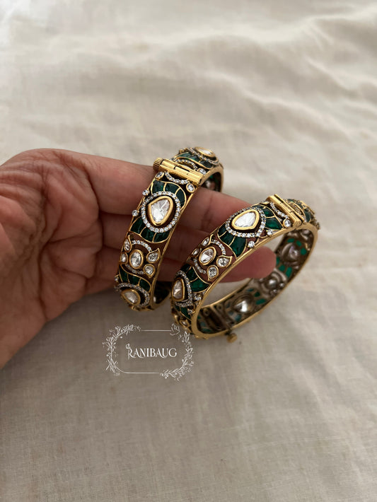 Manasvi Emerald Green Kundan Motif Gold Plated Bangles Set By Ranibaug