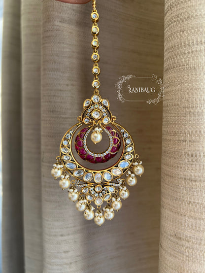 Maya Vintage Mossainite Polki Maang Tikka In Antique Gold Finish With Pearl Clusters By Ranibaug | Most Loved And Best Seller Wedding Maang Tikka