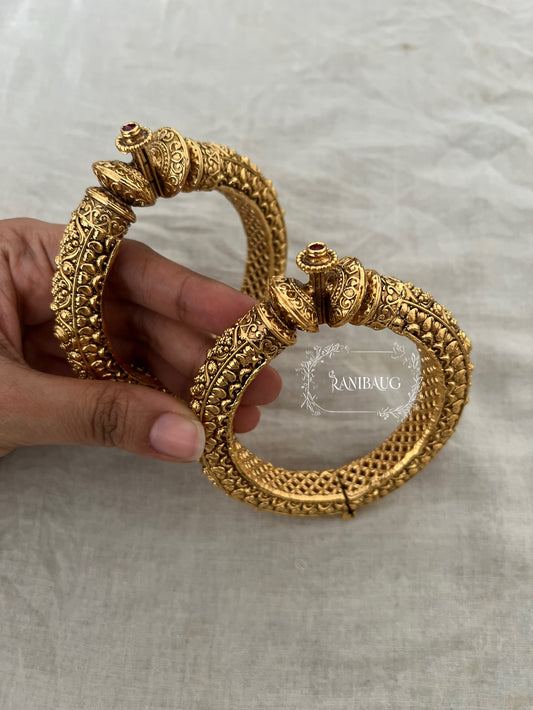 Meeta Gold Churi Kangan By Ranibaug