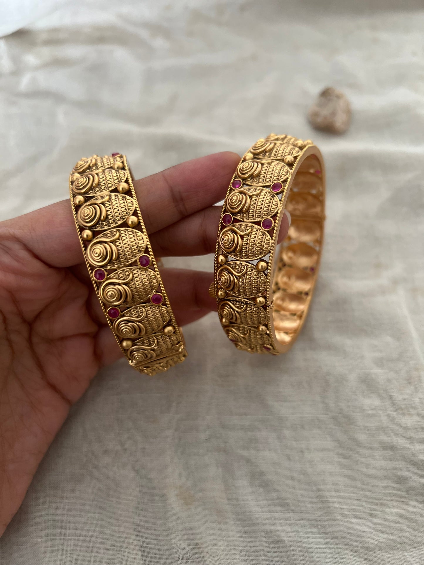 Miraya Heritagle Gold Chudi By Ranibaug