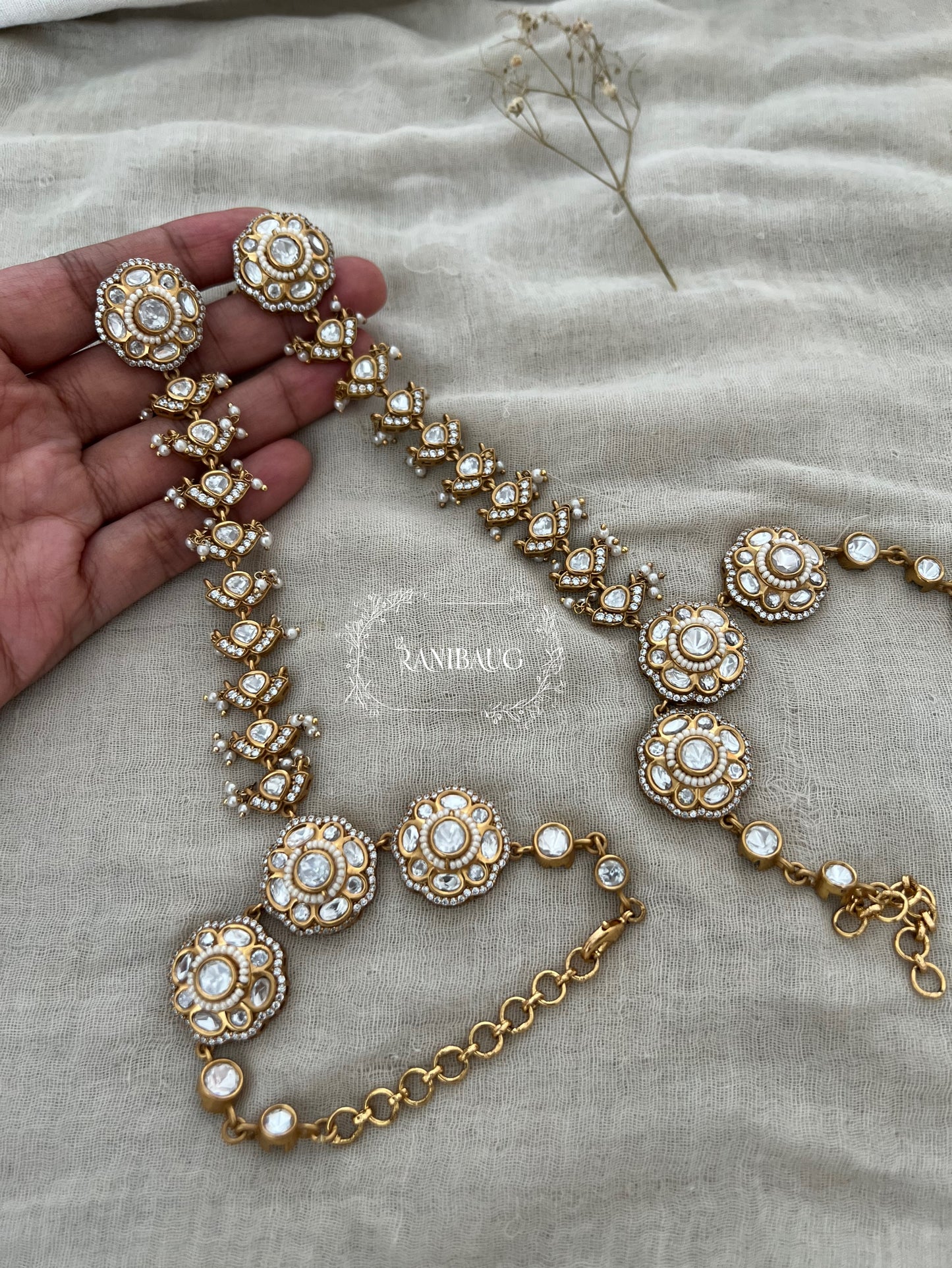 Nitara Mossainite Victorian Antique Gold Hathphool Hathpan | Ranibaug