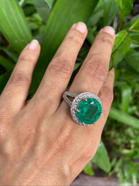 Nivika Green Emerald Stone Ring By Ranibaug