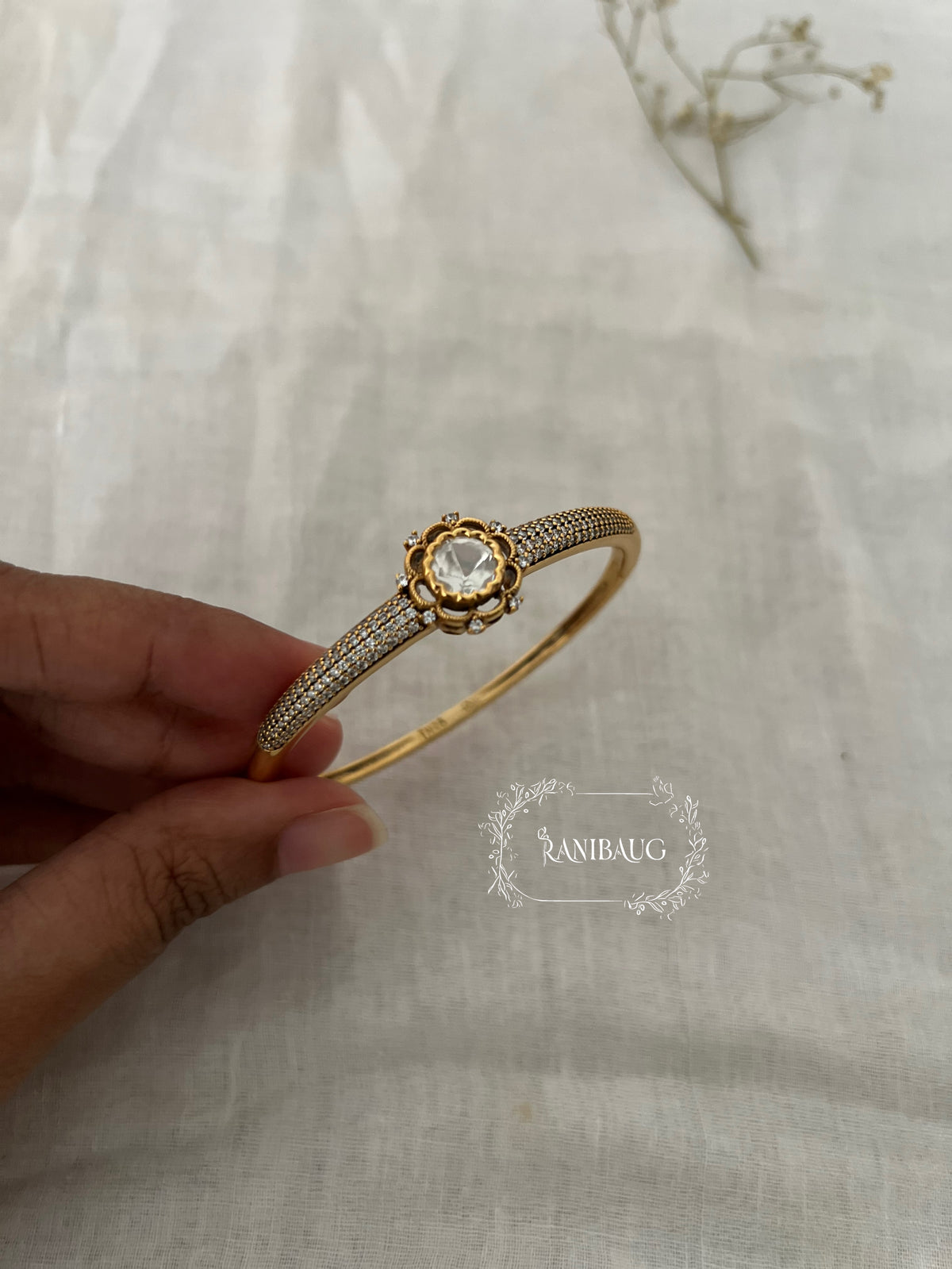 Paridhi Polki Single Floral Motif Bracelet In Rich Gold Finish By Ranibaug