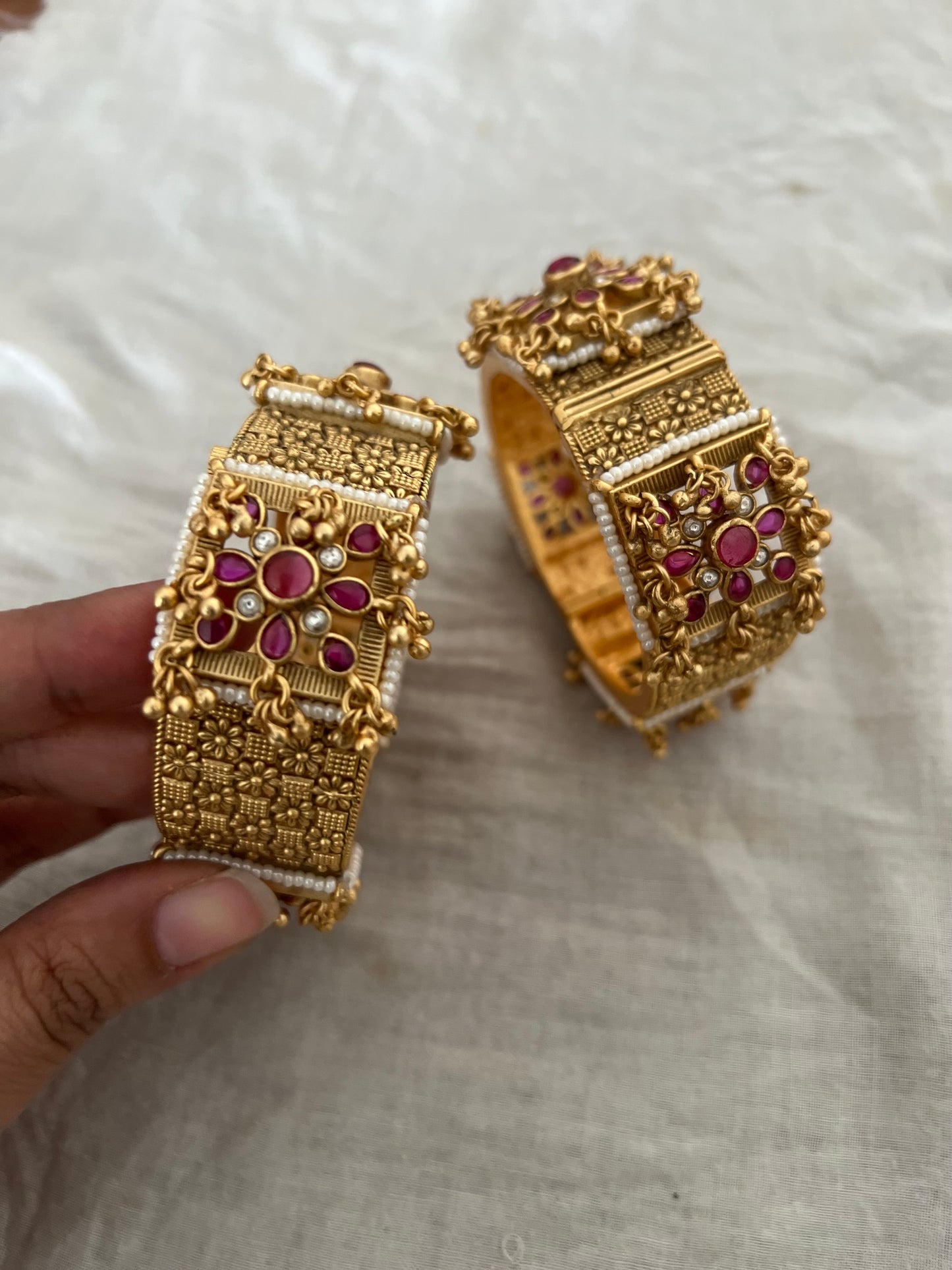 Prajakta Churi Gold Red Bangles By Ranibaug