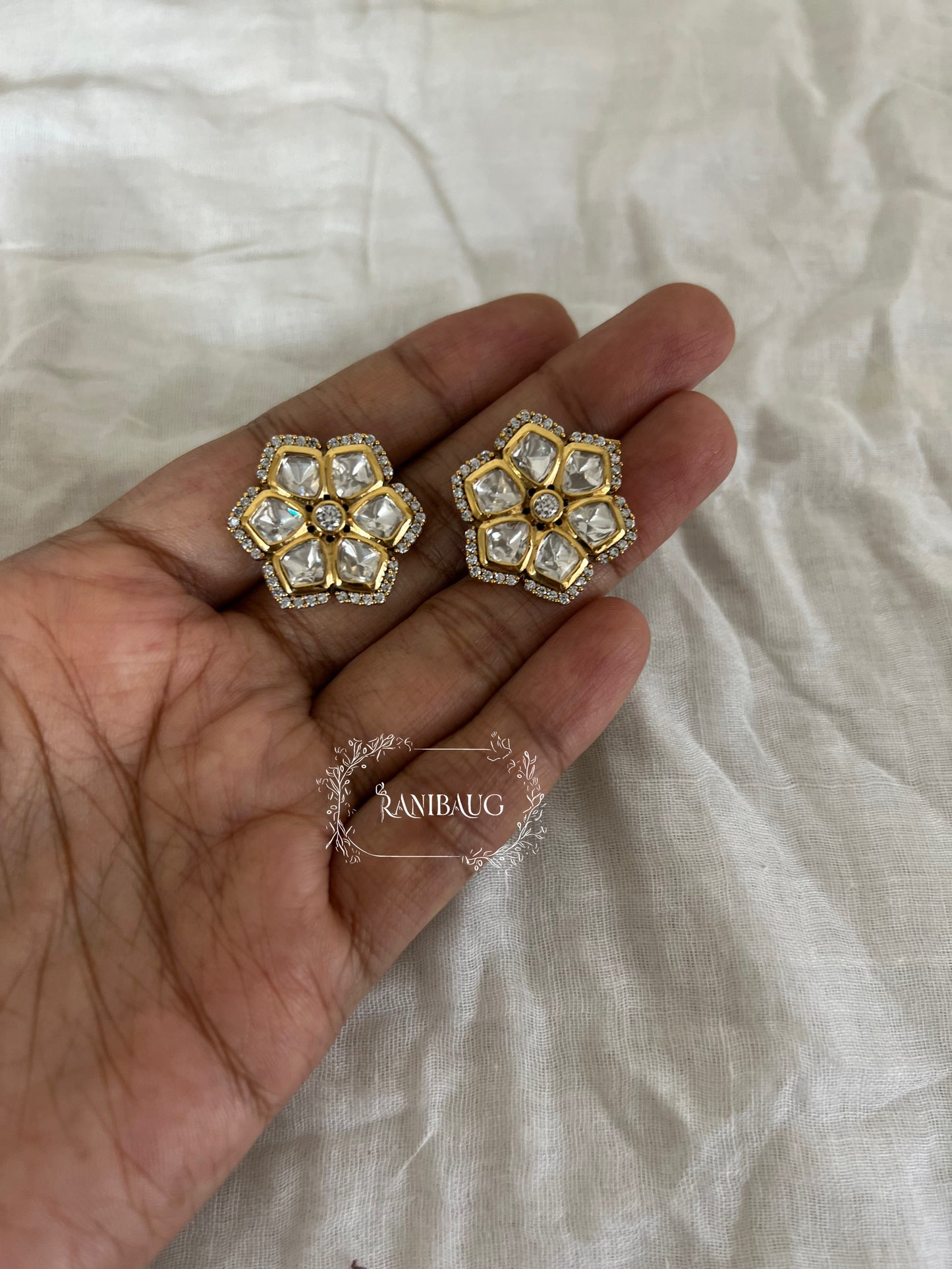 Prisha Floral Kundan Ear Studs In Rich Gold Finish By Ranibaug