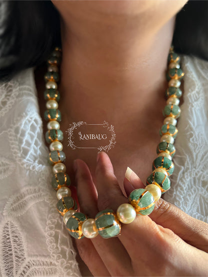 Priya Bead Necklace With Creamy Pearls And Emerald Crystals By Ranibaug