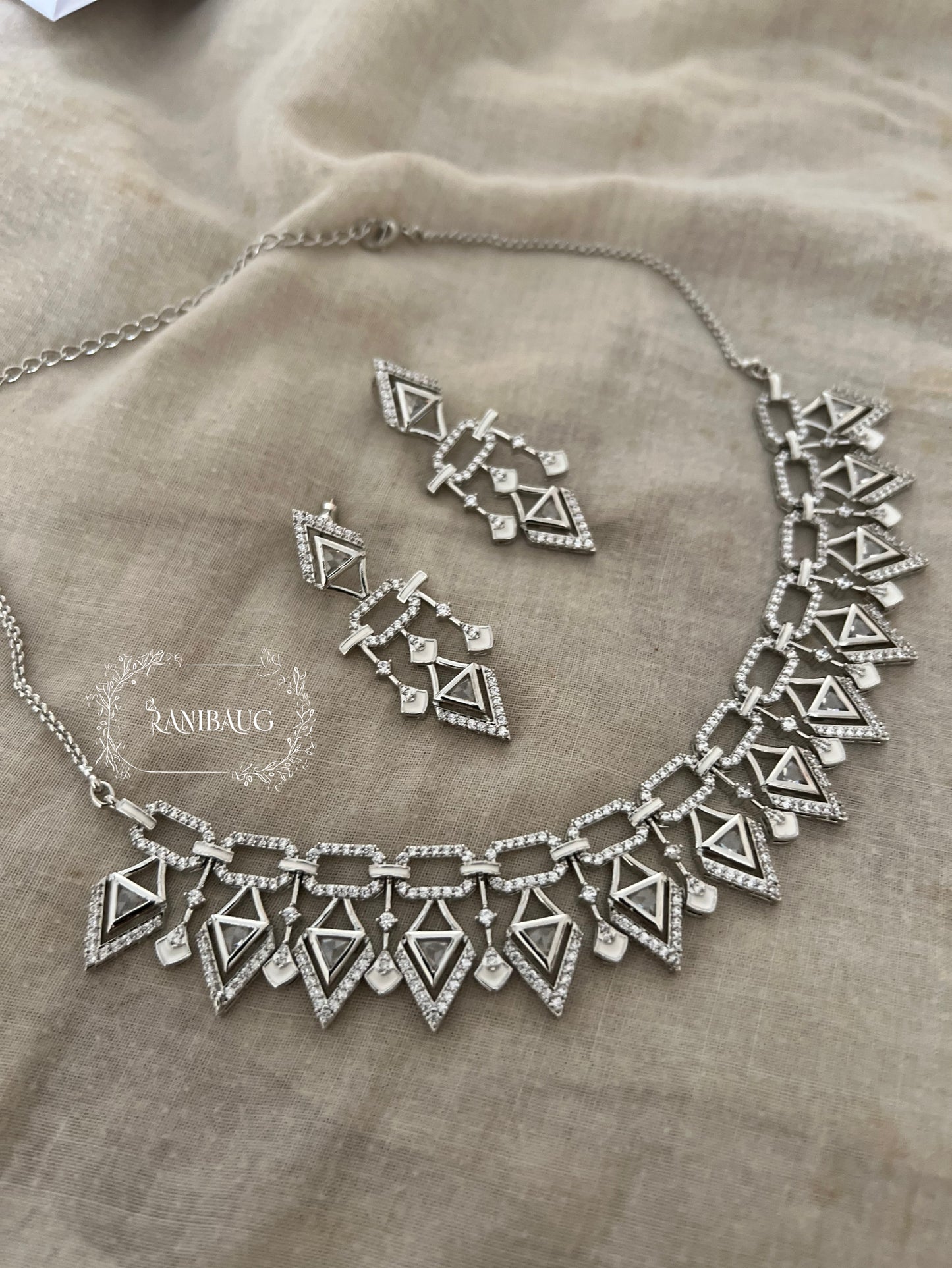 Ranibaug Geometric Heirloom Necklace & Earrings Jewelry Set