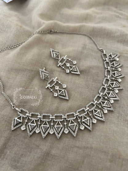 Ranibaug Geometric Heirloom Necklace & Earrings Jewelry Set