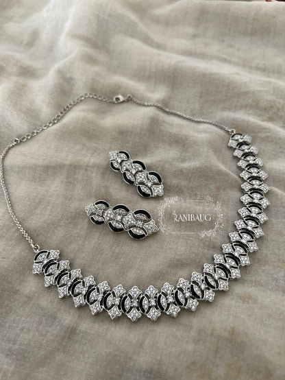Ranibaug Lattice Luxe Necklace & Earrings Set