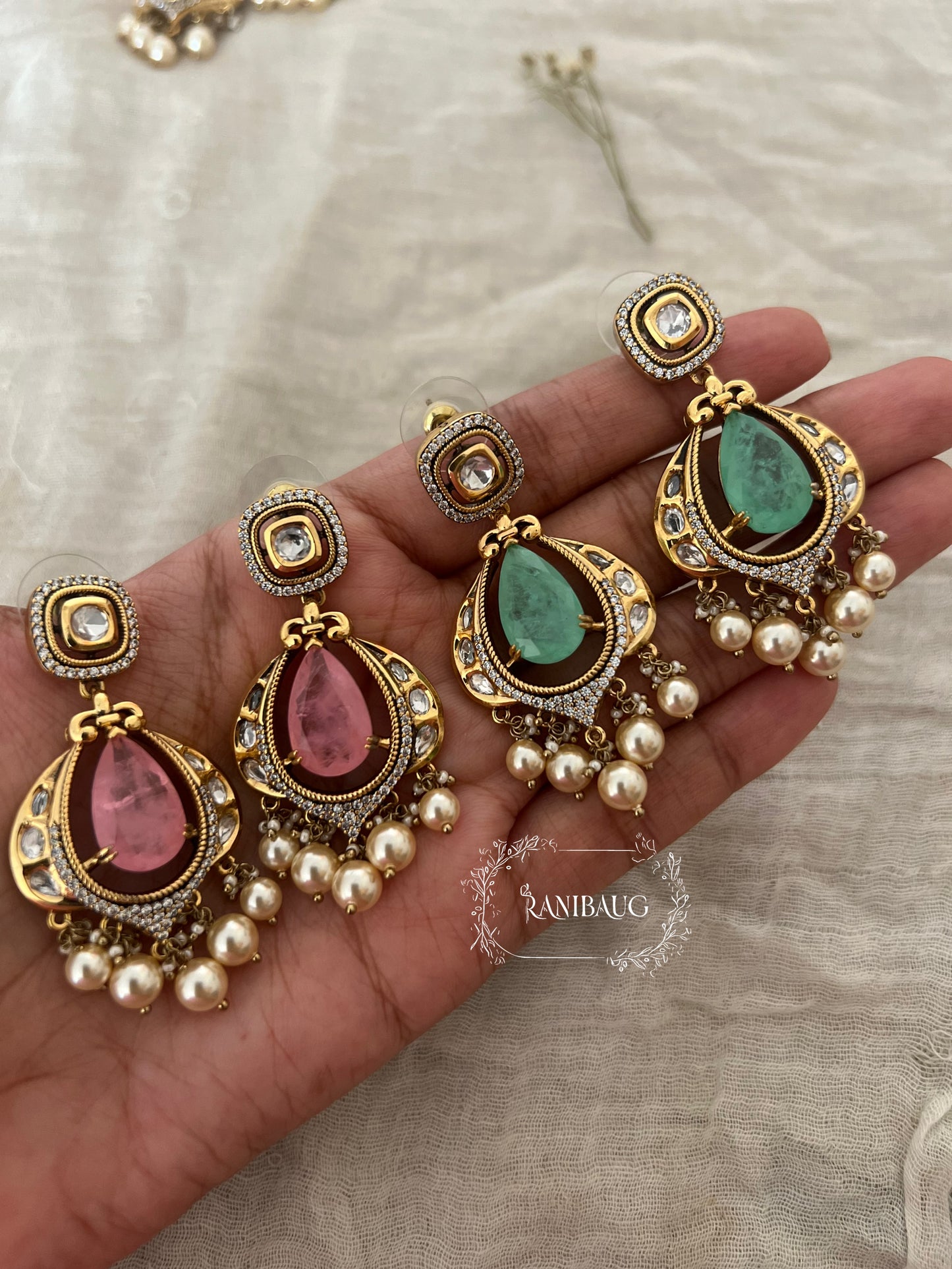Saanjh Antique Gold Small Earrings | Ranibaug