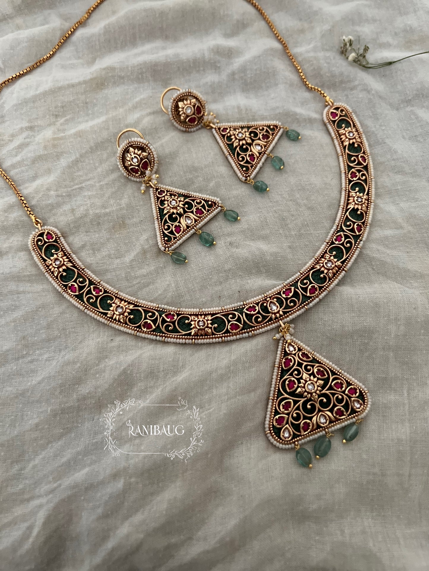 Saranshi Unique Triangular Heritage Gold Necklace Jewellery Set By Ranibaug