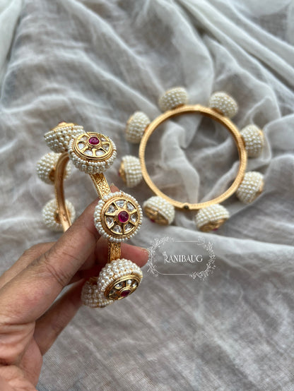 Shikha Traditional Moti Gajra Rajasthani Bangle Set For Lehenga By Ranibaug