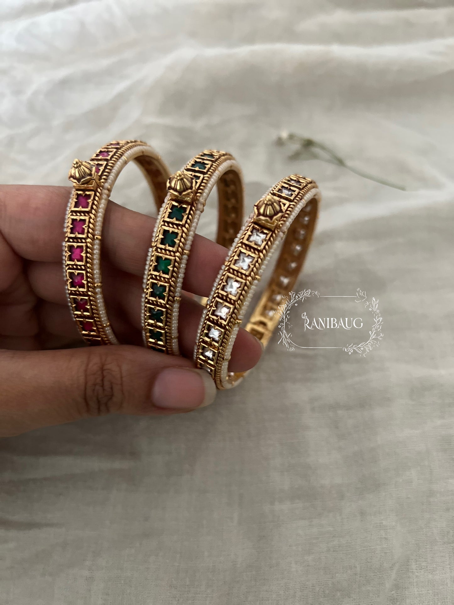 Shriya Kundan Set Bangles In Premium Gold Finish By Ranibaug