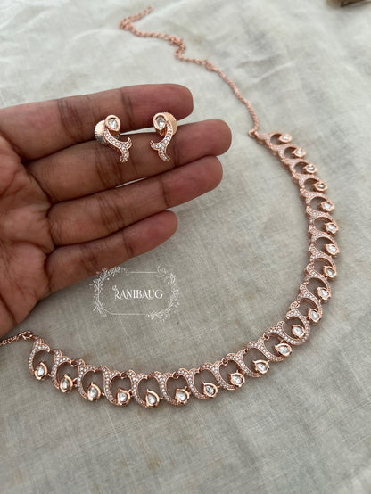 Vaishi Rose Gold Kundan Necklace Jewellery Set With Earrings By Ranibaug | Latest Wedding Jewellery Collection