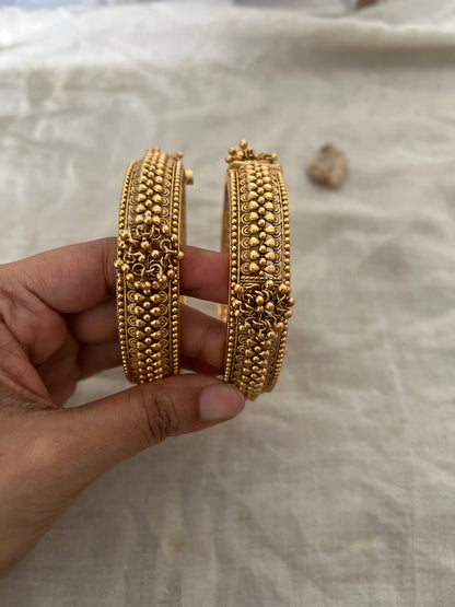 Vanya Gold Bangle For Festive Occassion By Ranibaug