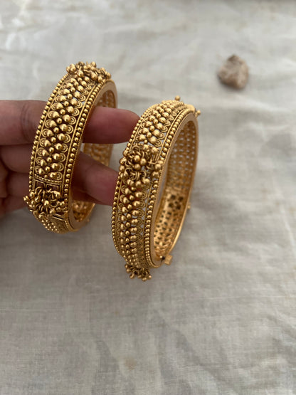 Vanya Gold Bangle For Festive Occassion By Ranibaug