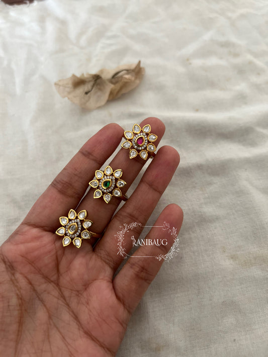Vismita Minimalistic Flower Kundan Rings In Artificial Gold Finish By Ranibaug